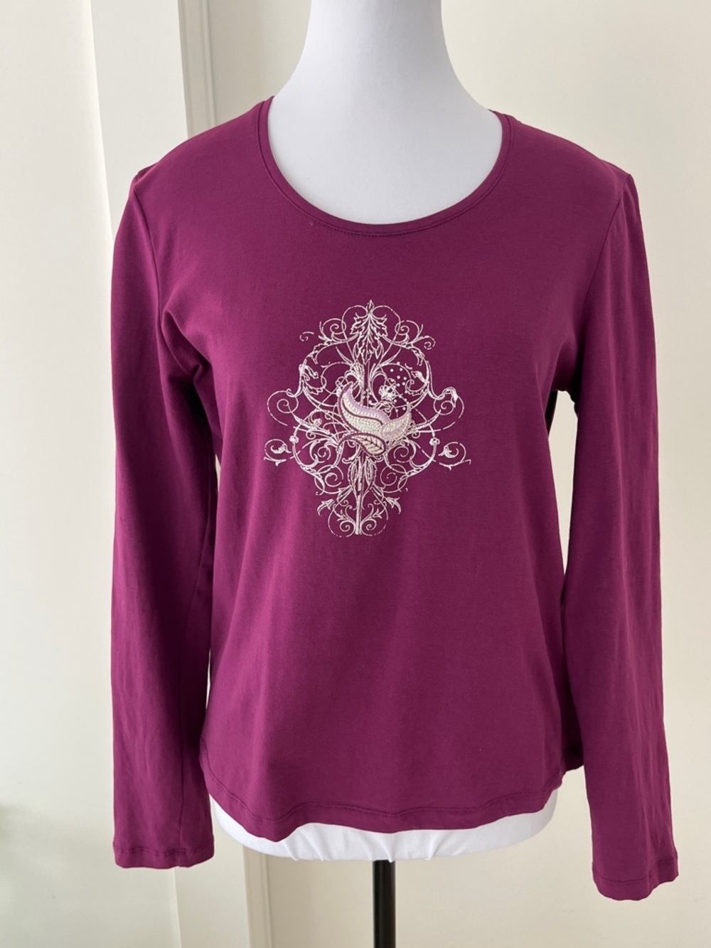 MARCONA Long Sleeve Scoop Neck T-Shirt Embroidered Stamped Design